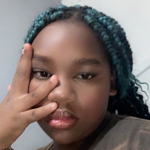 Meet your Posher, Alanni